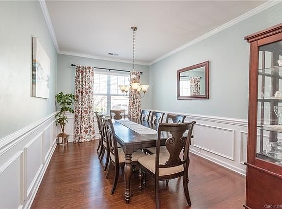 3rd image of 4494 Haddington Dr