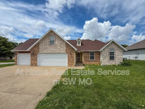 2977 W Lasalle St, Springfield, MO 65807