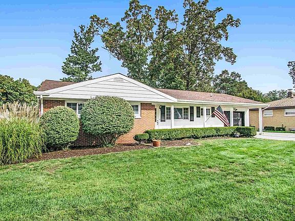 4th image of 19435 Dresden Dr
