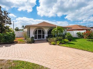 698 99th Ave N, Naples, FL 34108