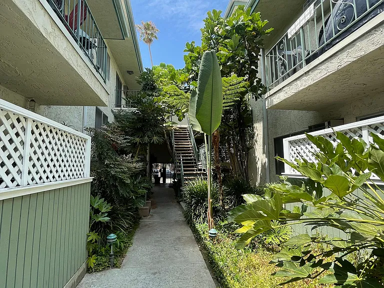 12720 Caswell Ave — Photo 1