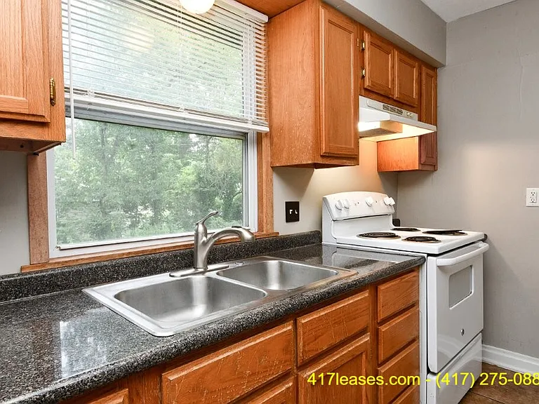 2944 W Page St — Photo 12