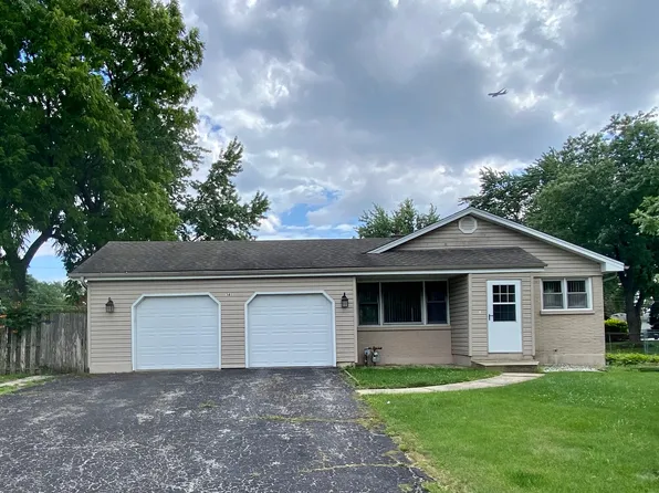 341 W Pine Ave, Roselle, IL 60172