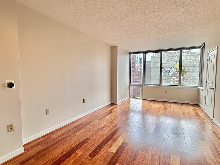 555 Massachusetts Ave NW #907 — Photo 3
