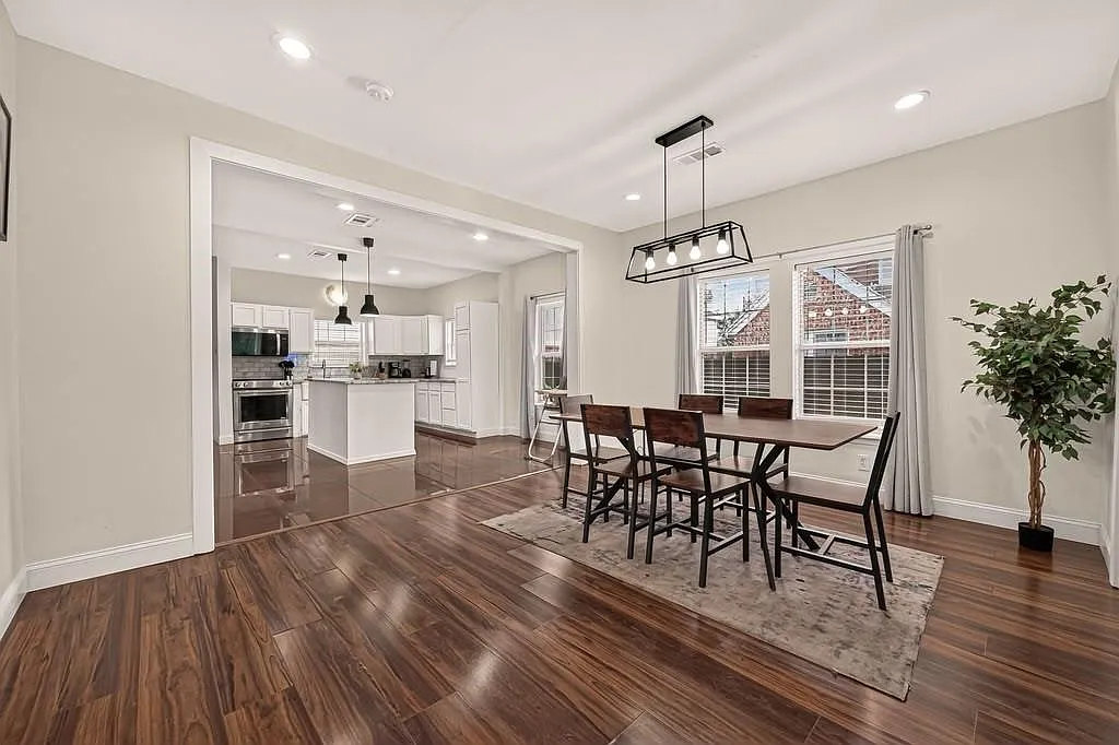 4 bed, 3.0 bath, 2221 sqft, $3,000 — Photo 2
