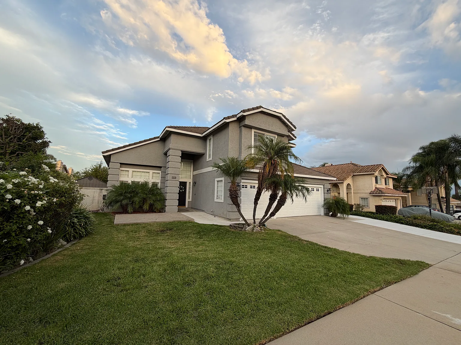 4 bed, 2365 sqft, $4,200 — Photo 2