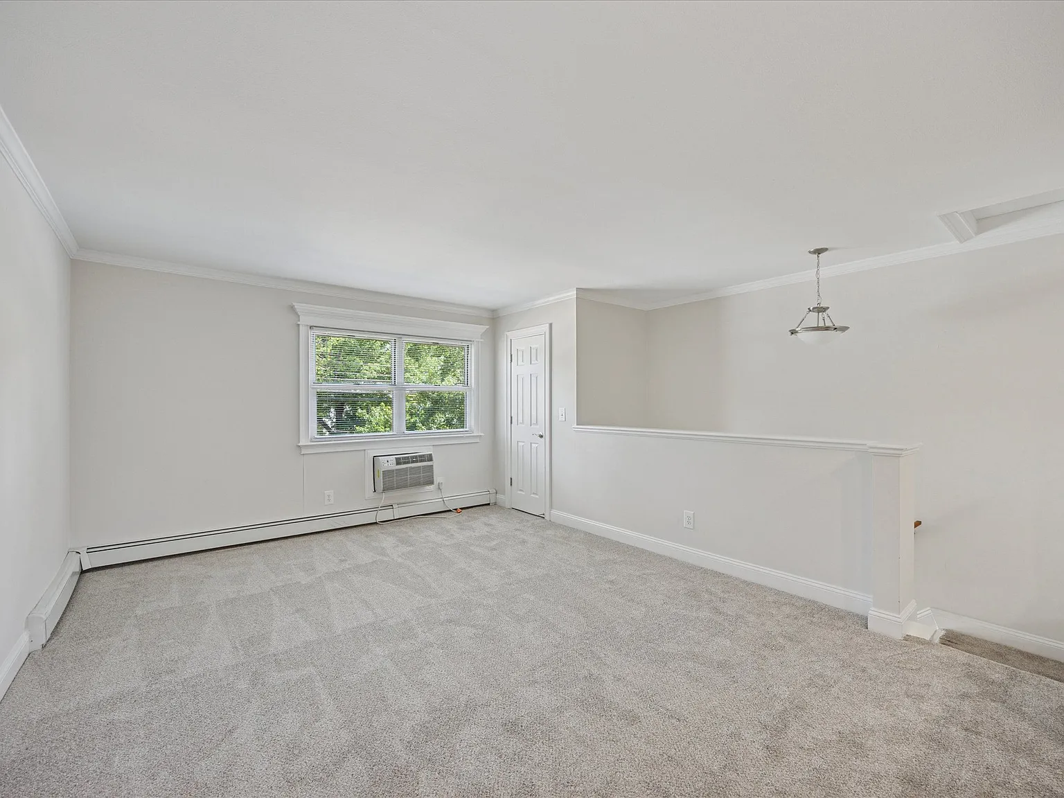 Nassau Arms Apartments — Photo 3