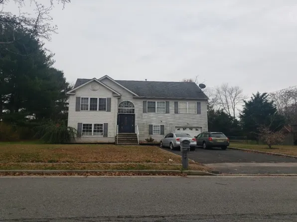 51 Seymour Ter, Piscataway, NJ 08854