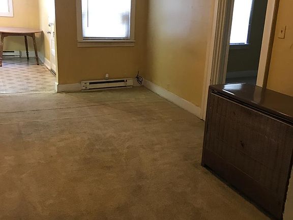 dining room or possible 2nd bedroom