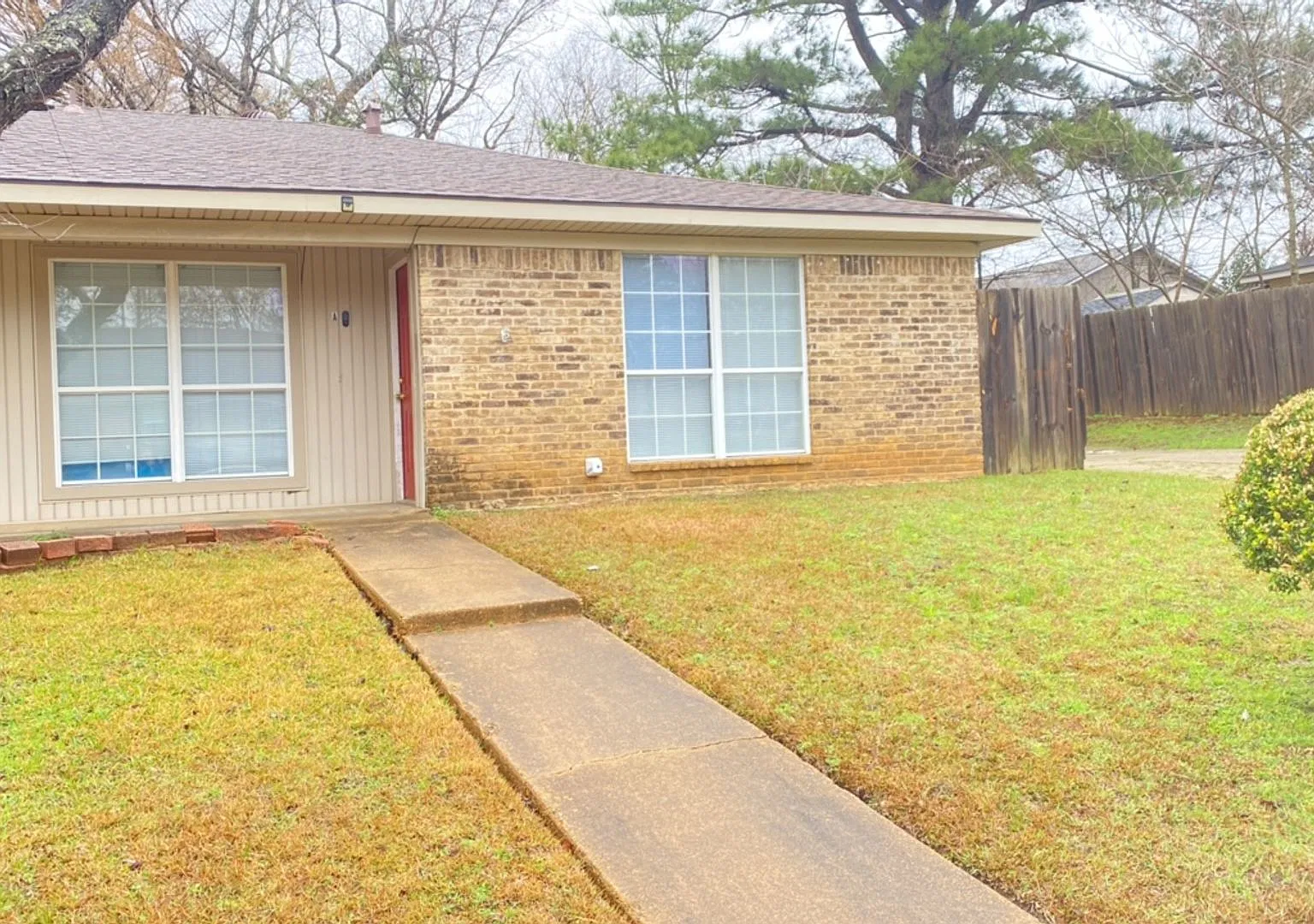 2 bed, 967 sqft, $895 — Photo 1