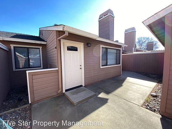3rd image of 1200 Lakewood Ave APT 13
