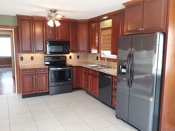 Black stainless appliances 