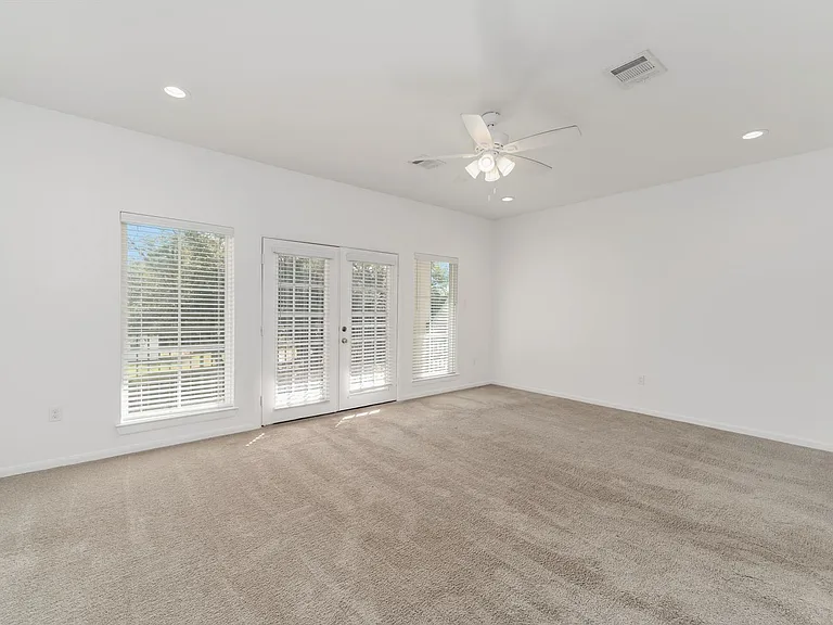 7902 Parnell St #B — Photo 8