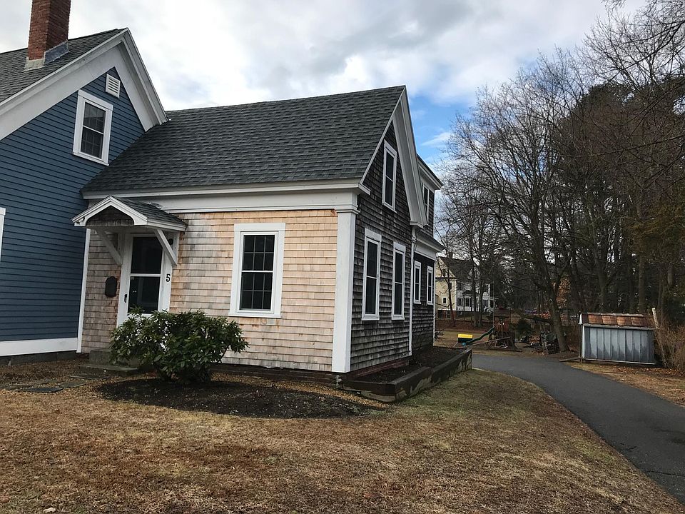 Front door of property with private driveway, use of shed shown in picture