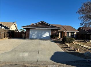 13536 Mountain Dr, Hesperia, CA 92344