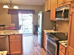 3850 Zinnia Ln N, Plymouth, MN 55441