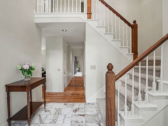 3rd image of 217 Scenic Ridge Ct