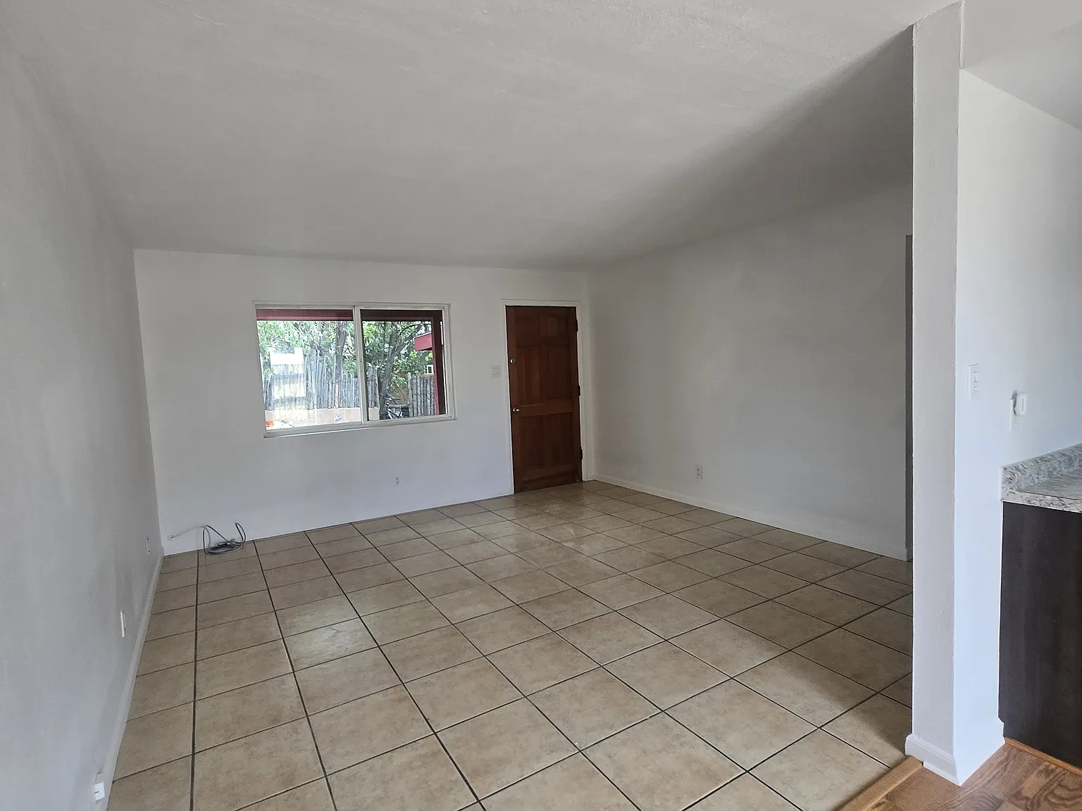 2 bed, 950 sqft, $1,600 — Photo 4