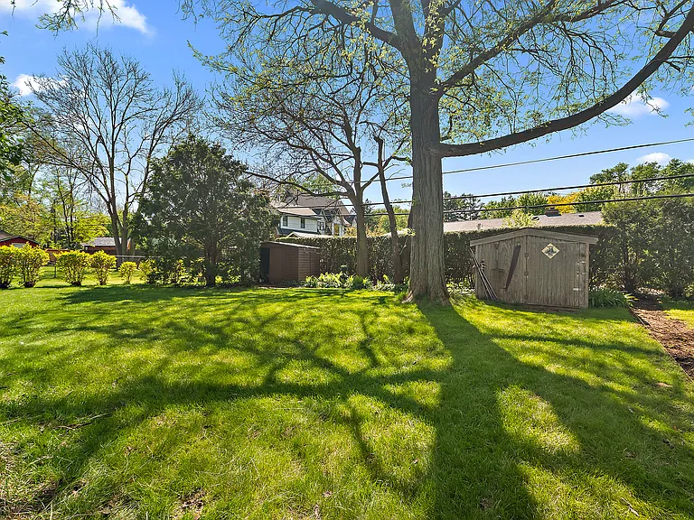 11920 S 74th Ave — Photo 30