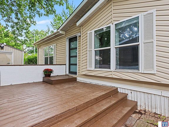 4th image of 105 W Treehaven Dr