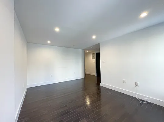 Rented by Kahen Properties | media 16