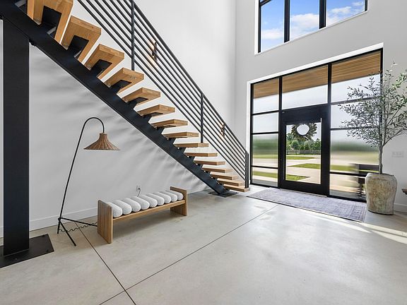 4th image of 3226 Bean Oller Rd