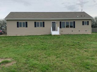 5482 Sweet Clover Ln, Williston, ND 58801