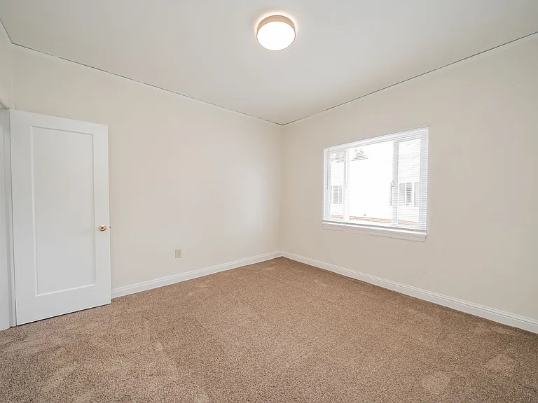 2867 MacArthur Blvd — Photo 13