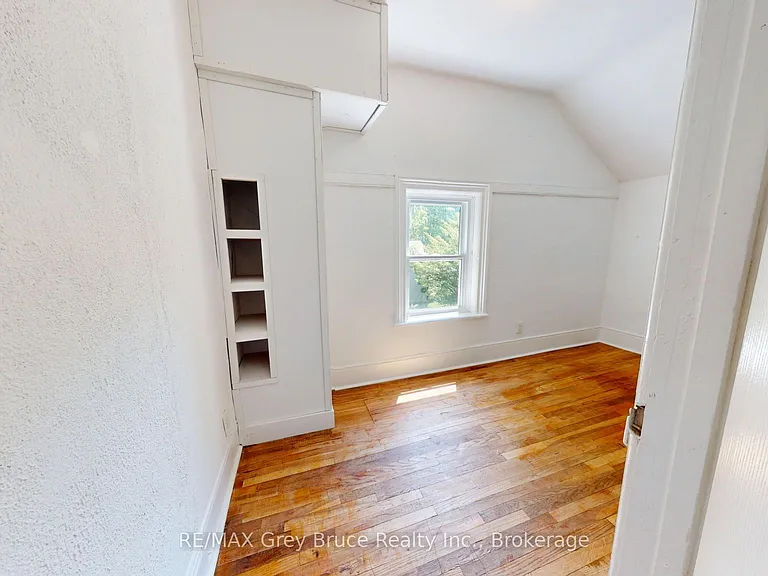 218 Denmark St — Photo 31
