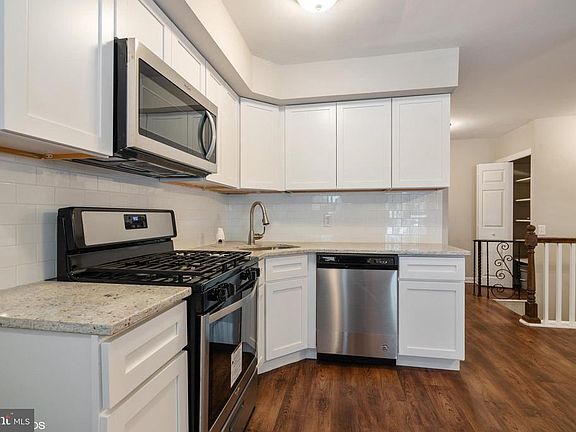 5th image of 2826 S Hutchinson St