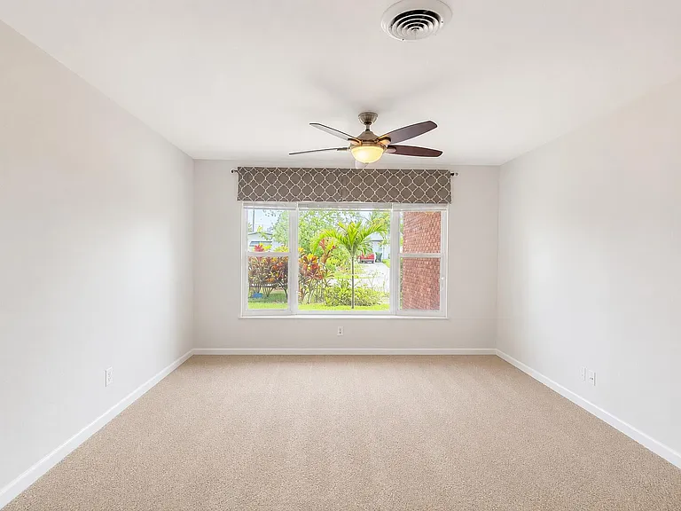 1301 SW 8th St — Photo 7