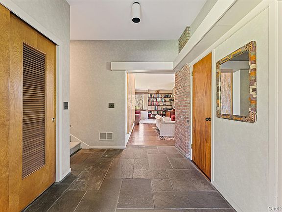 4th image of 98 Cushman Road