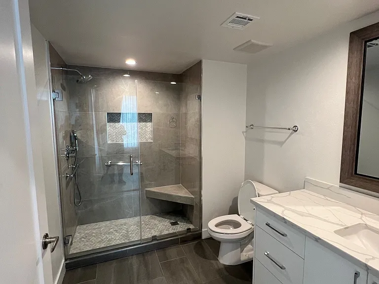Glenoaks Residences — Photo 16