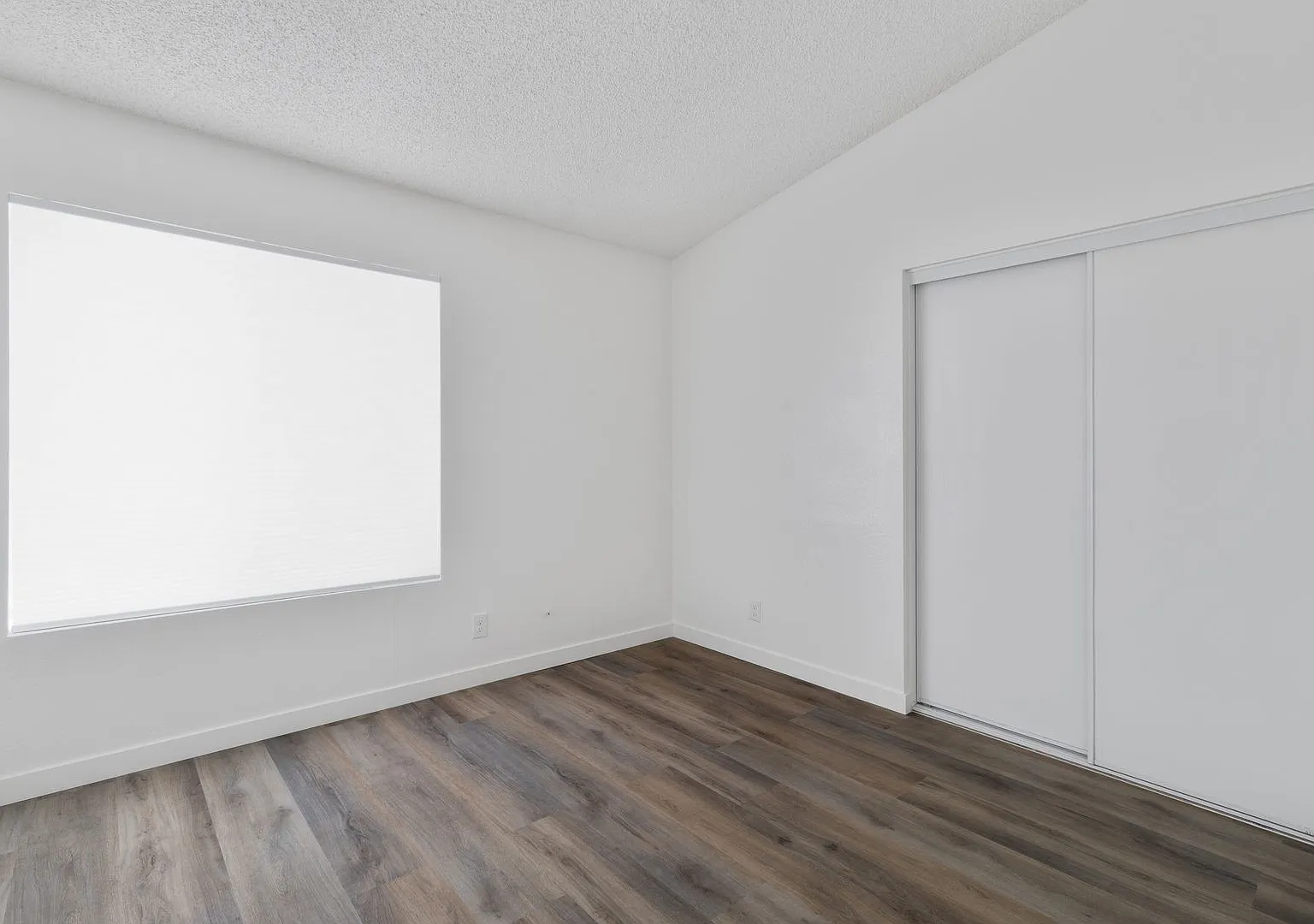 Beautiful single family home - Hesperia, CA — Photo 4
