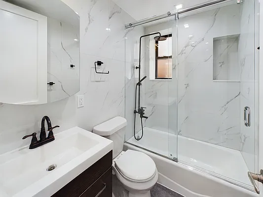 Rented by Bouklis Group | media 17