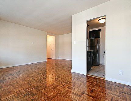 5th image of 14202 84th Dr APT 1D