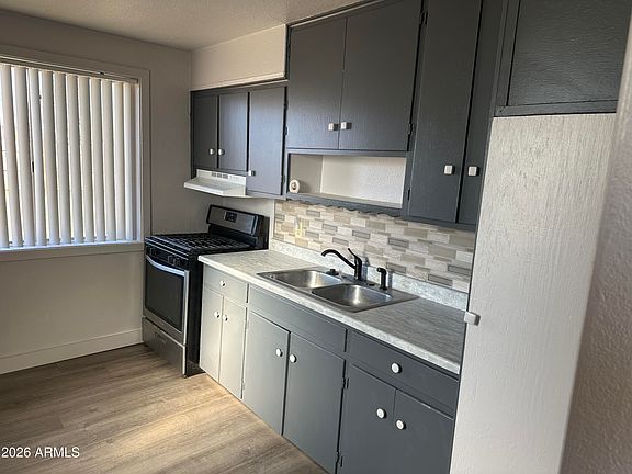 5th image of 548 GRAHAM Drive #540