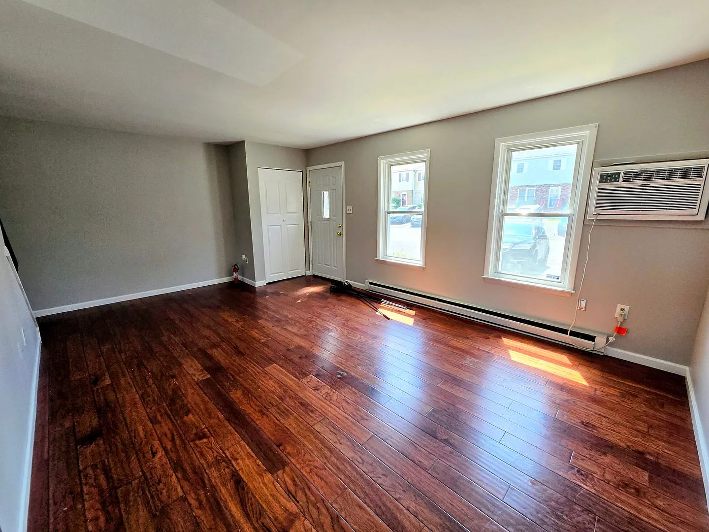 5657 Wood Lane — Photo 2
