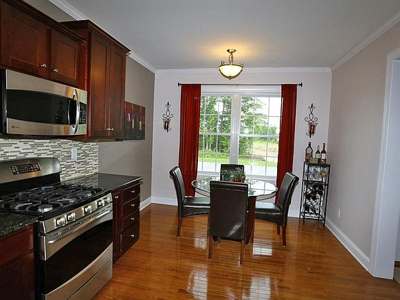 4th image of 3 Timberline Dr