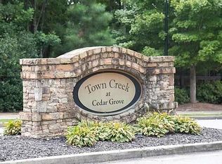 501 Ironstone Dr, Fairburn, GA 30213