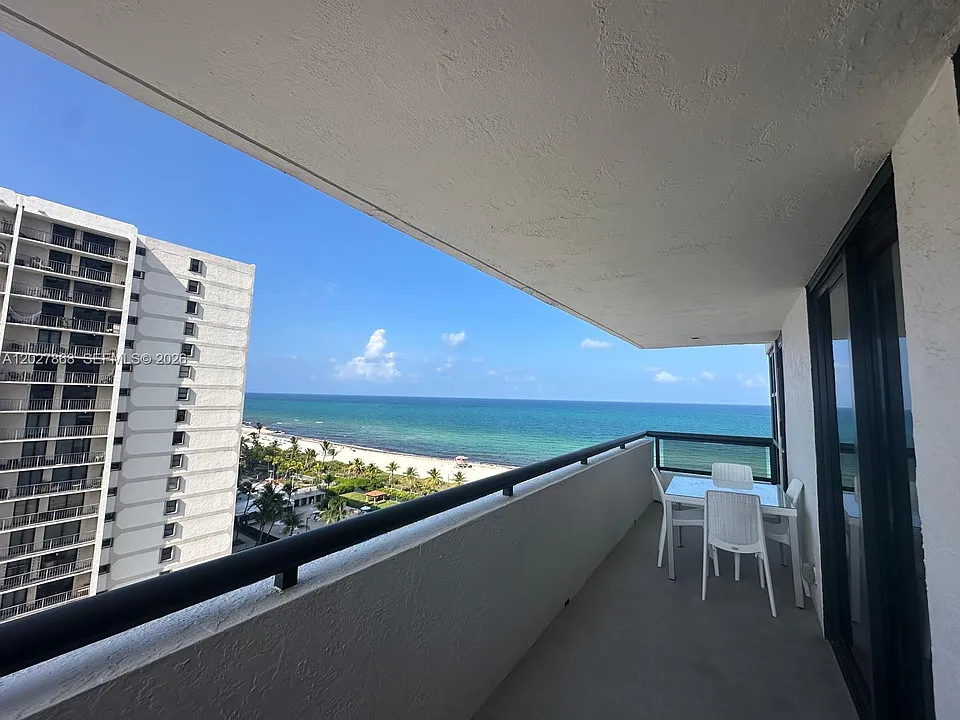2555 Collins Ave #1400