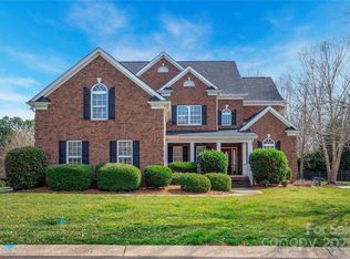 714 Castlestone Ln, Matthews, NC 28104