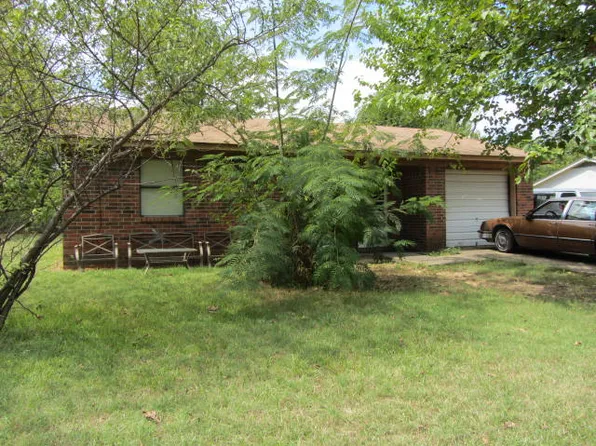 606 S G St, Hugo, OK 74743