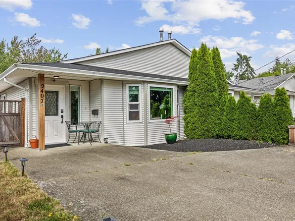 2407 Willemar Ave #B, Courtenay, BC V9N 3M7