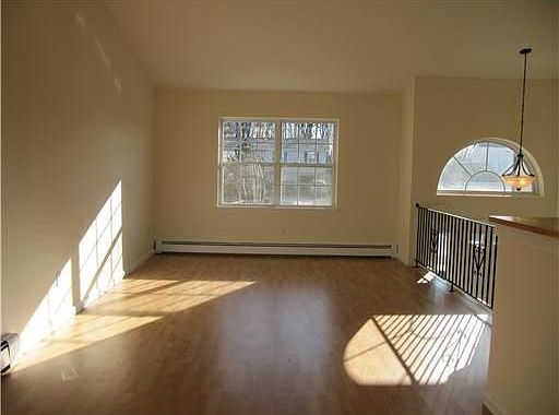 5th image of 15 Princeton Dr