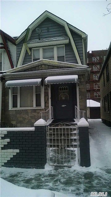 2nd image of 1123 New York Ave