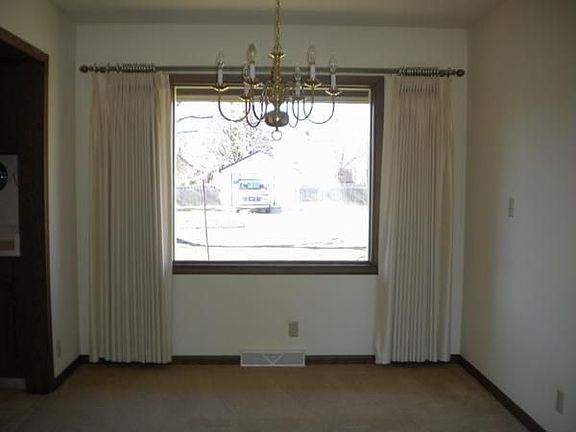 3rd image of 2734 Lakeshore Dr