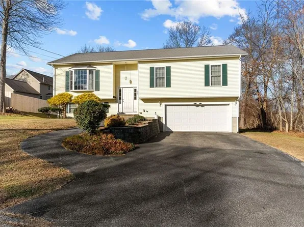 57 Sycamore St, Woonsocket, RI 02895