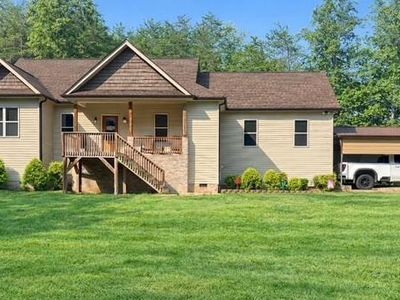 1235 Mountain Rd, Walnut Cove, NC, 27052