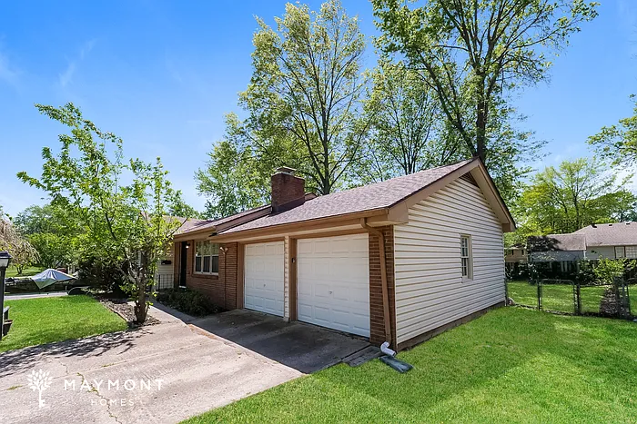 3 bed, 2.0 bath, 1074 sqft, $1,745 — Photo 1